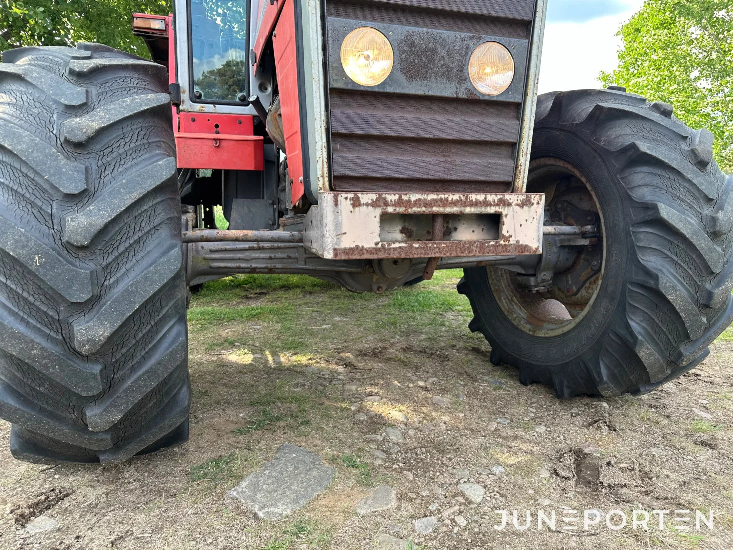 Massey Ferguson 690 4WD