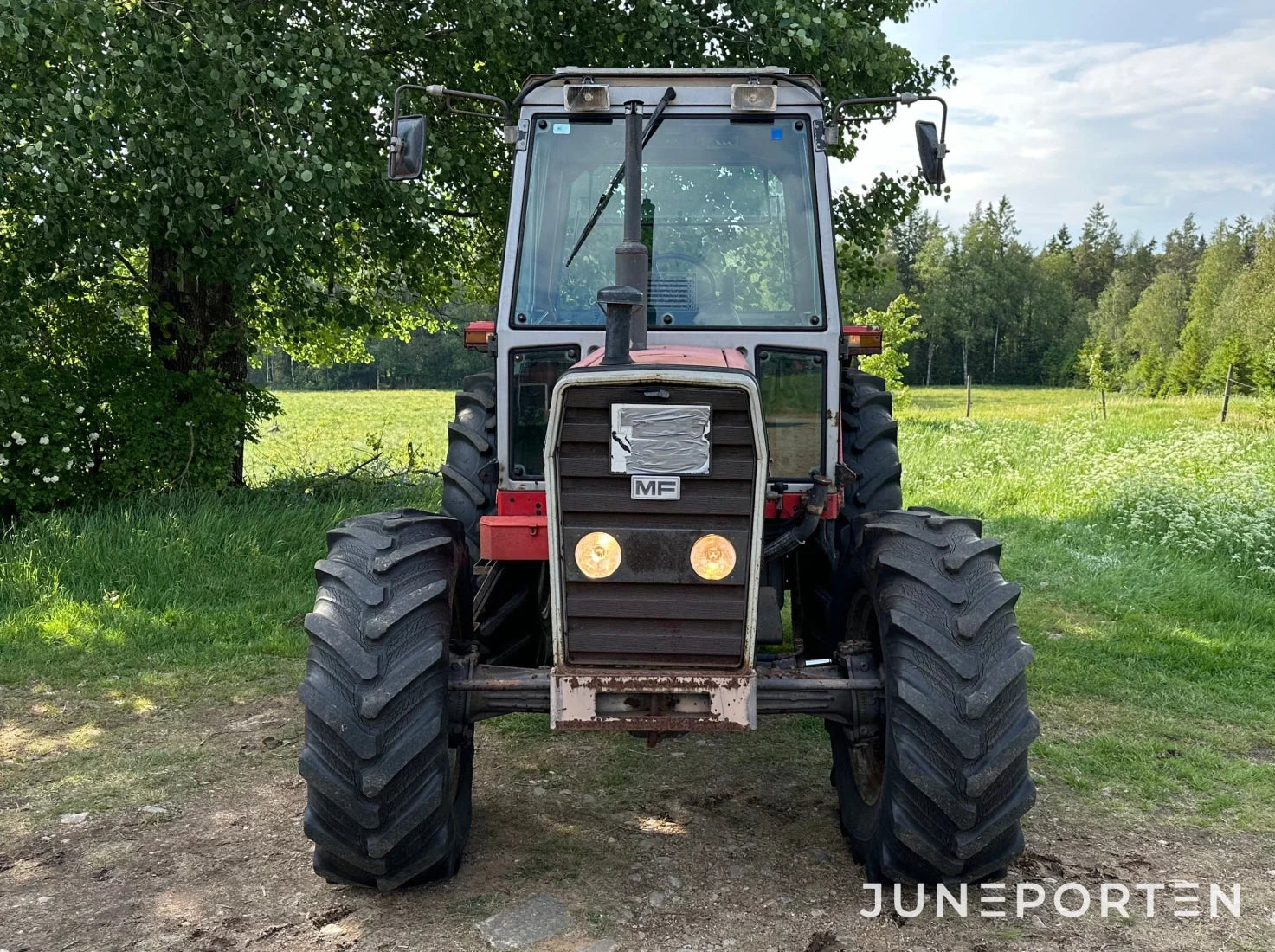 Massey Ferguson 690 4WD