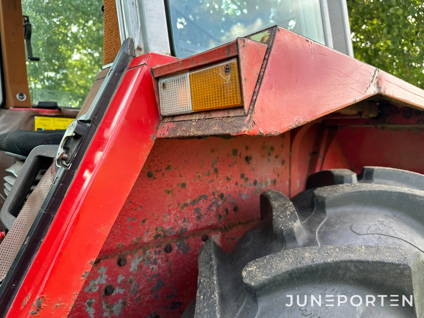 Massey Ferguson 690 4WD