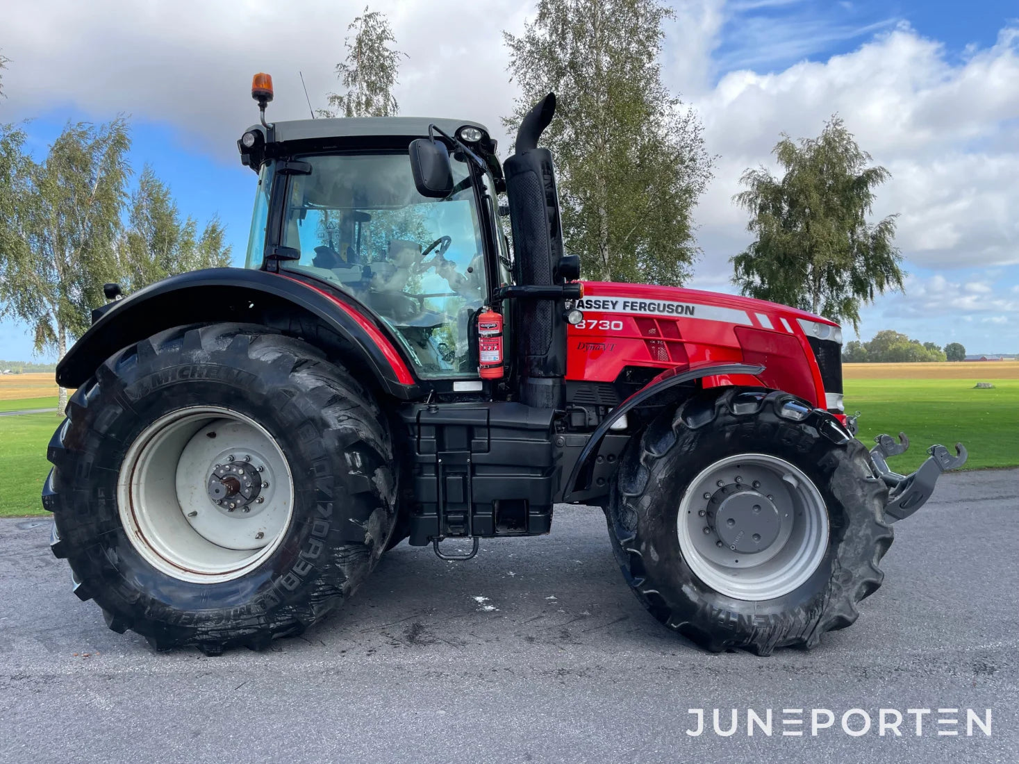 Massey Ferguson 8730