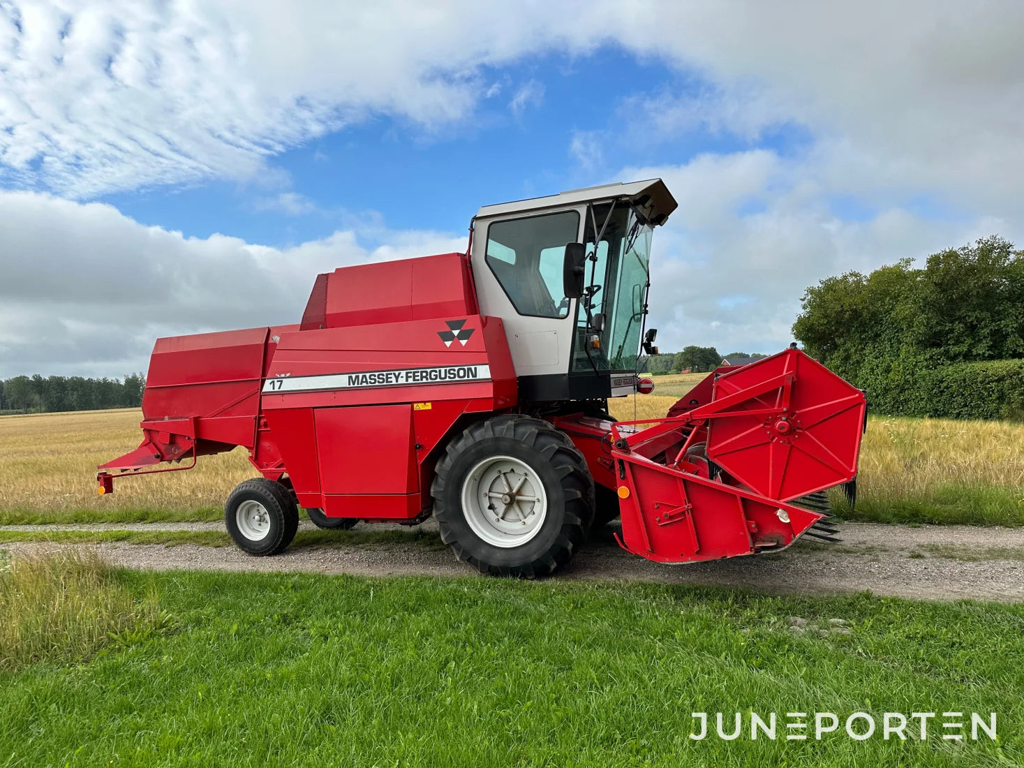 Skördetröska Massey Ferguson 17