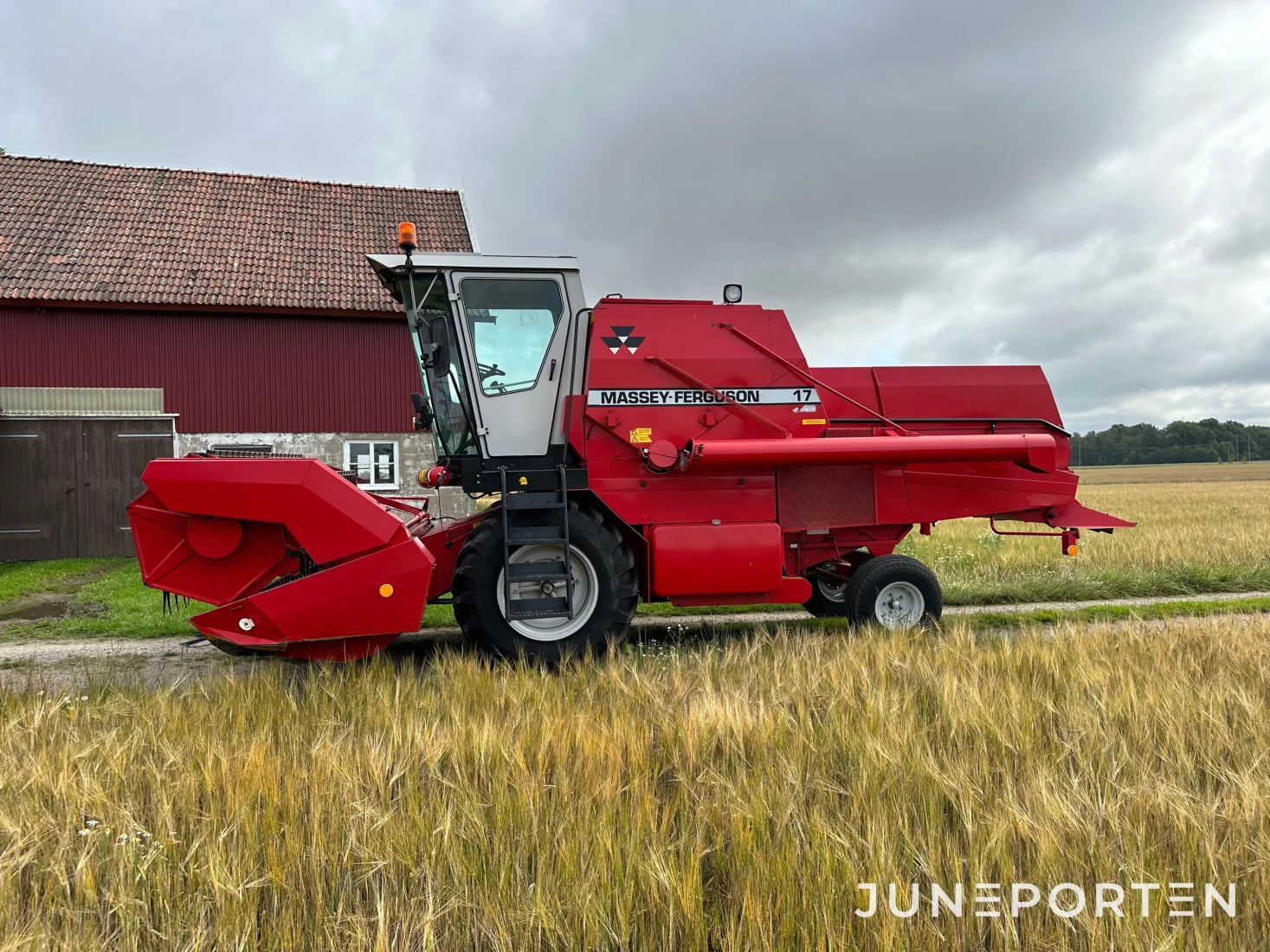 Skördetröska Massey Ferguson 17