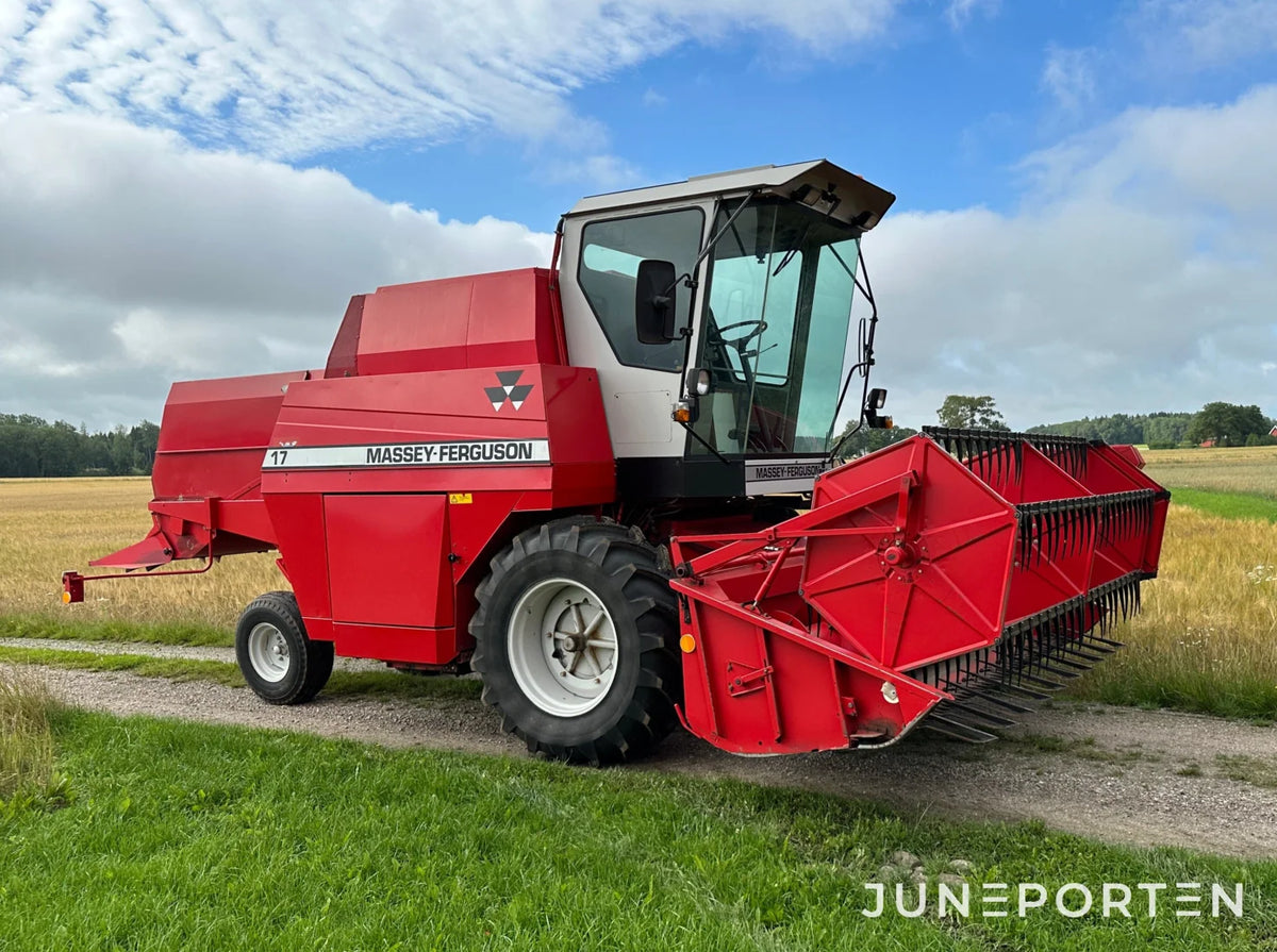 Skördetröska Massey Ferguson 17 Juneporten 6973