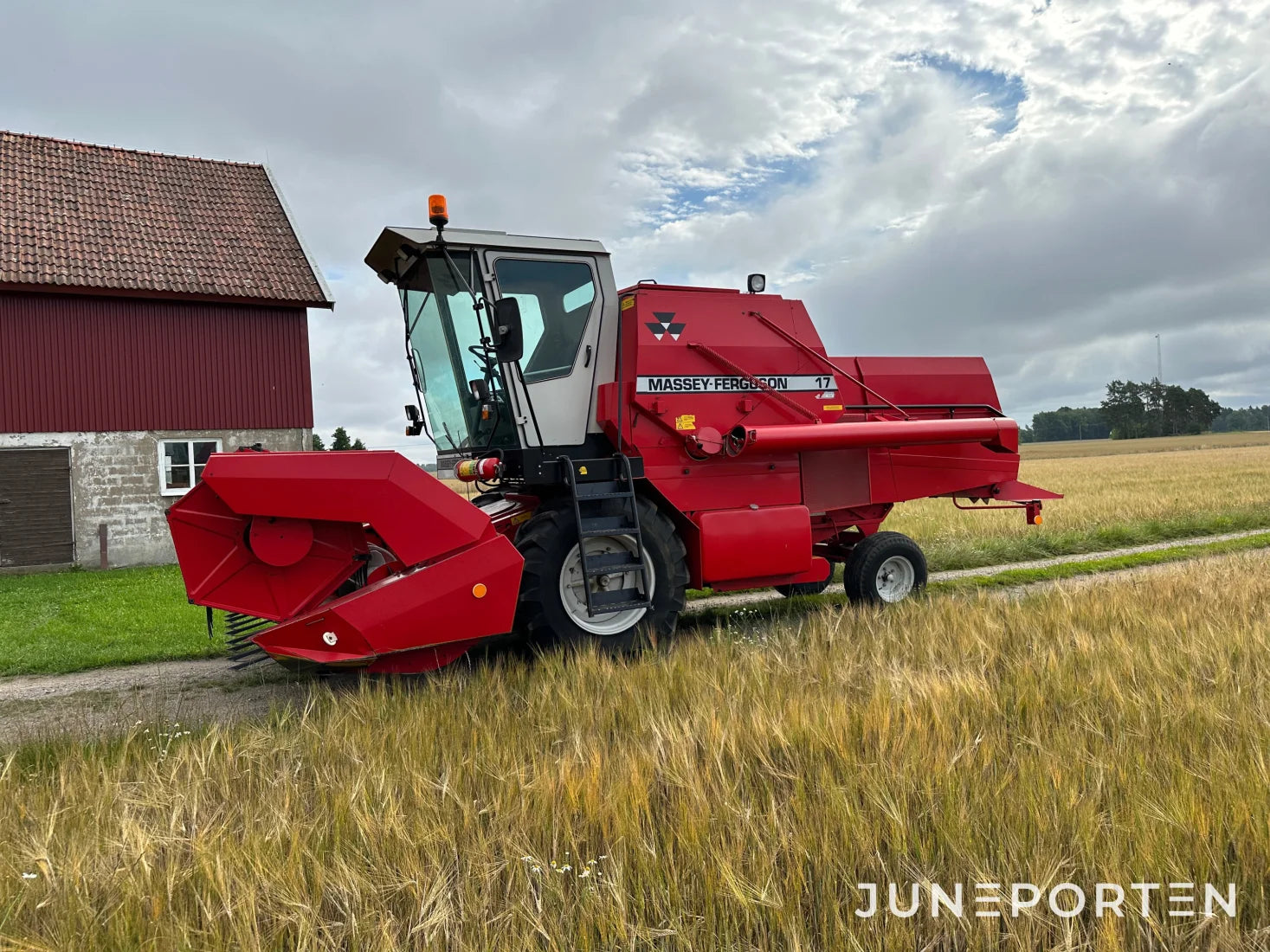 Skördetröska Massey Ferguson 17