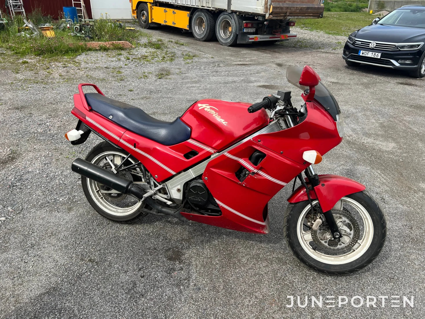 Honda VFR 750F RC24