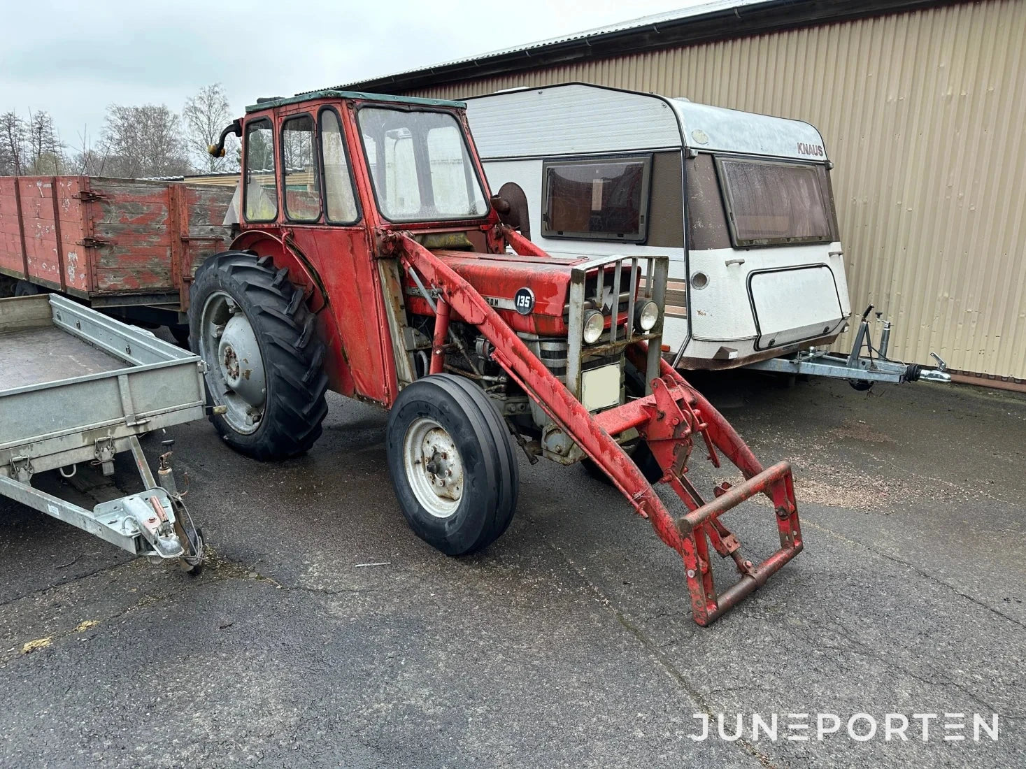 Massey Ferguson 135 med lastare