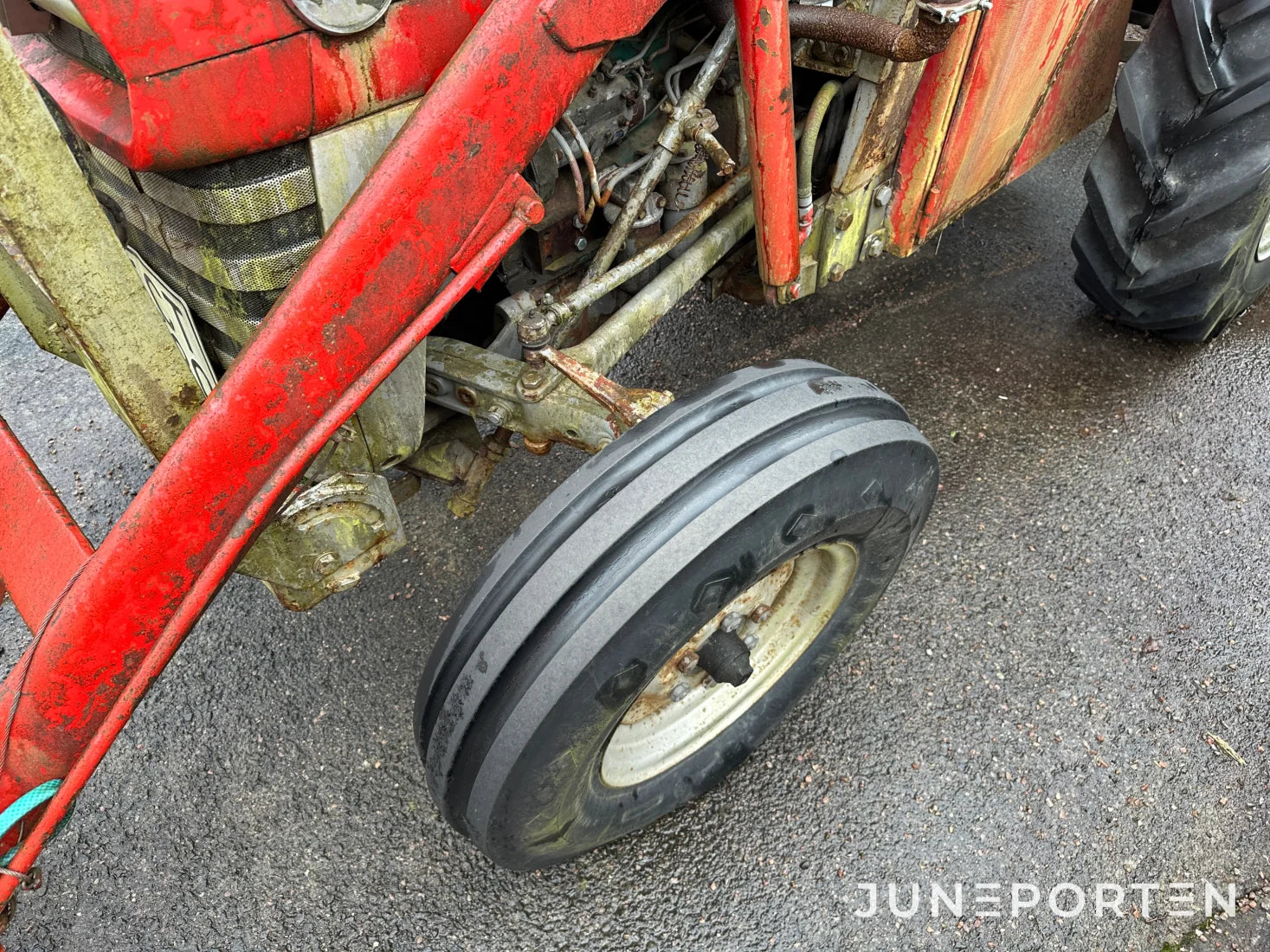 Massey Ferguson 135 med lastare