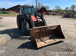 Massey Ferguson 4345 med lastare och skopa