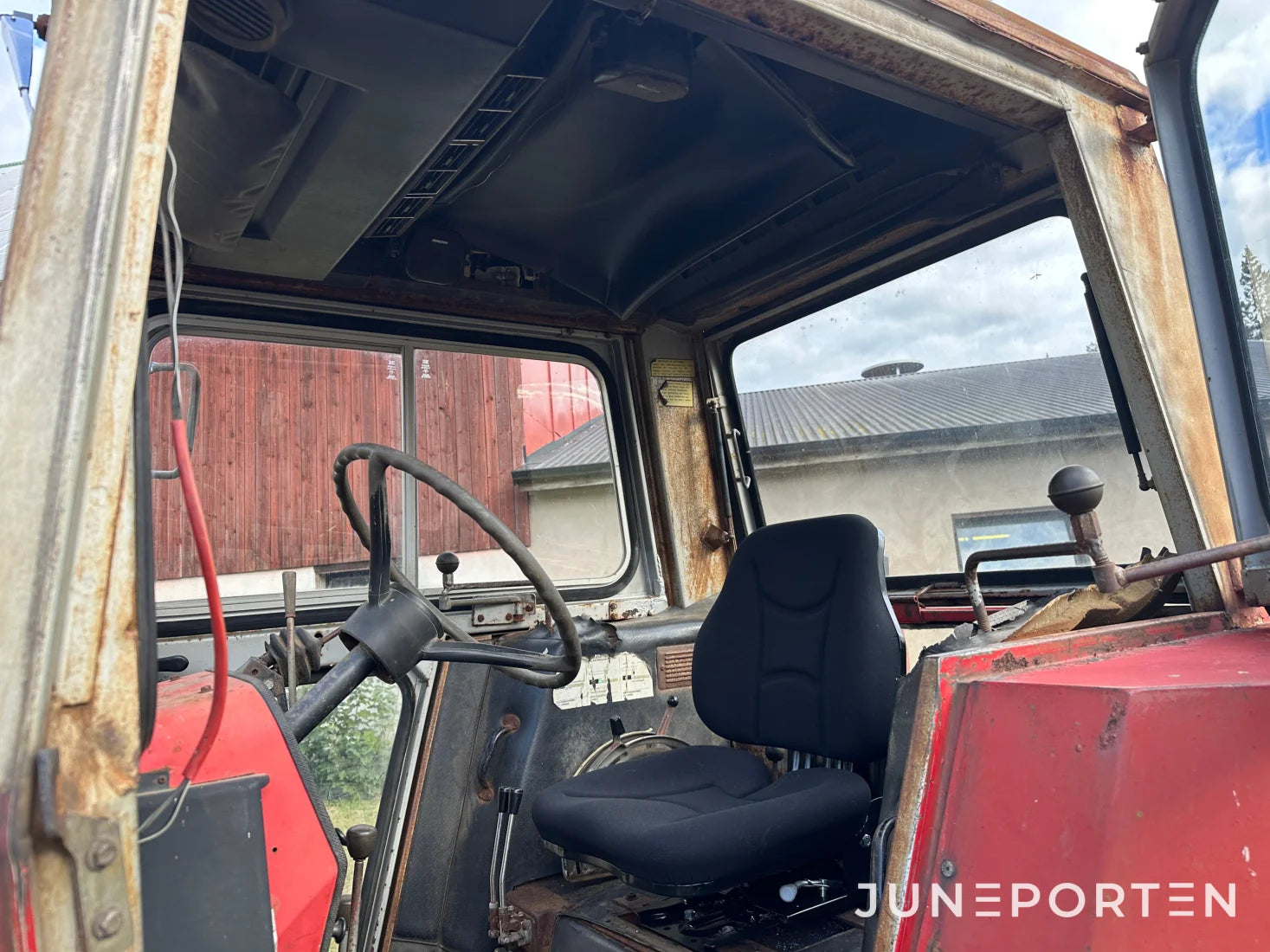 Massey Ferguson 565-2 med lastare