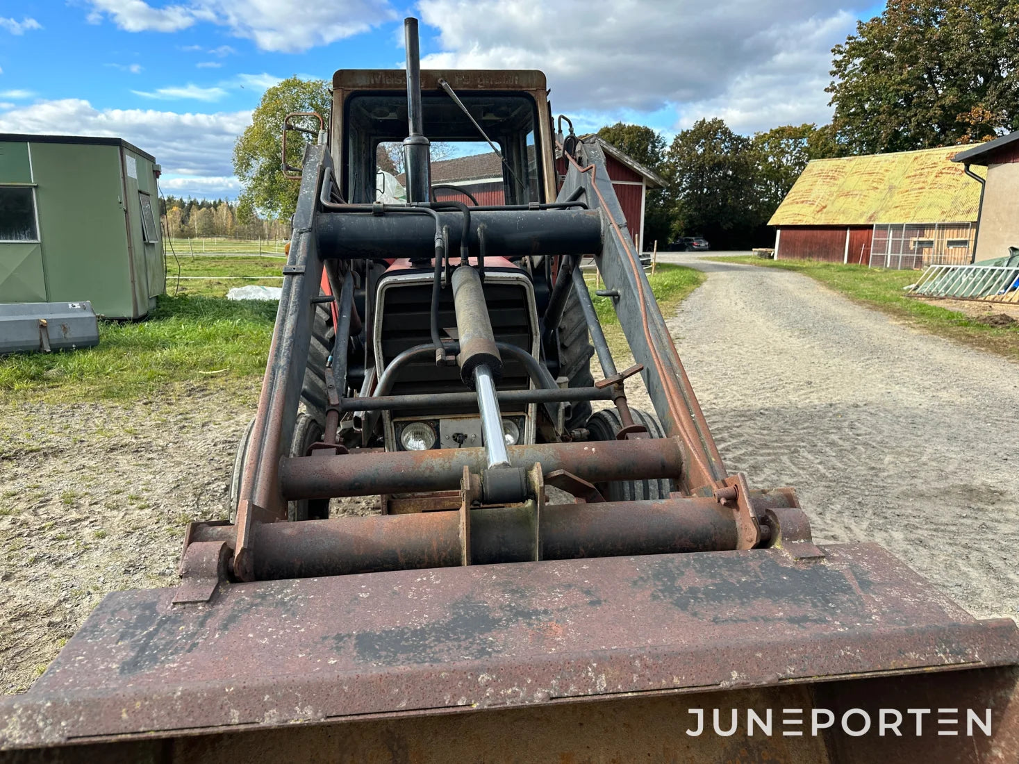 Massey Ferguson 565-2 med lastare