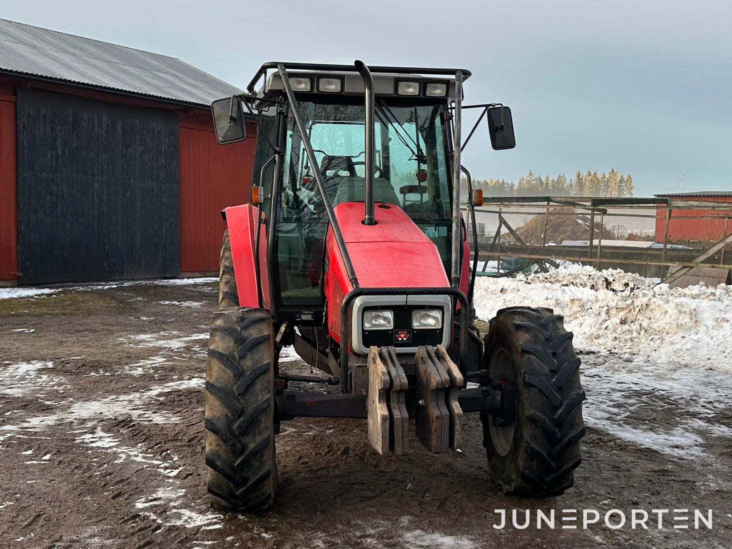 Massey Ferguson 6140 4WD