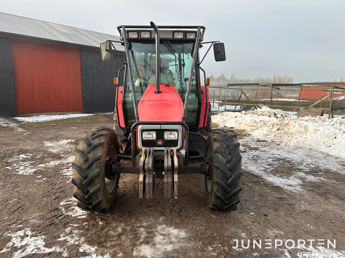 Massey Ferguson 6140 4WD