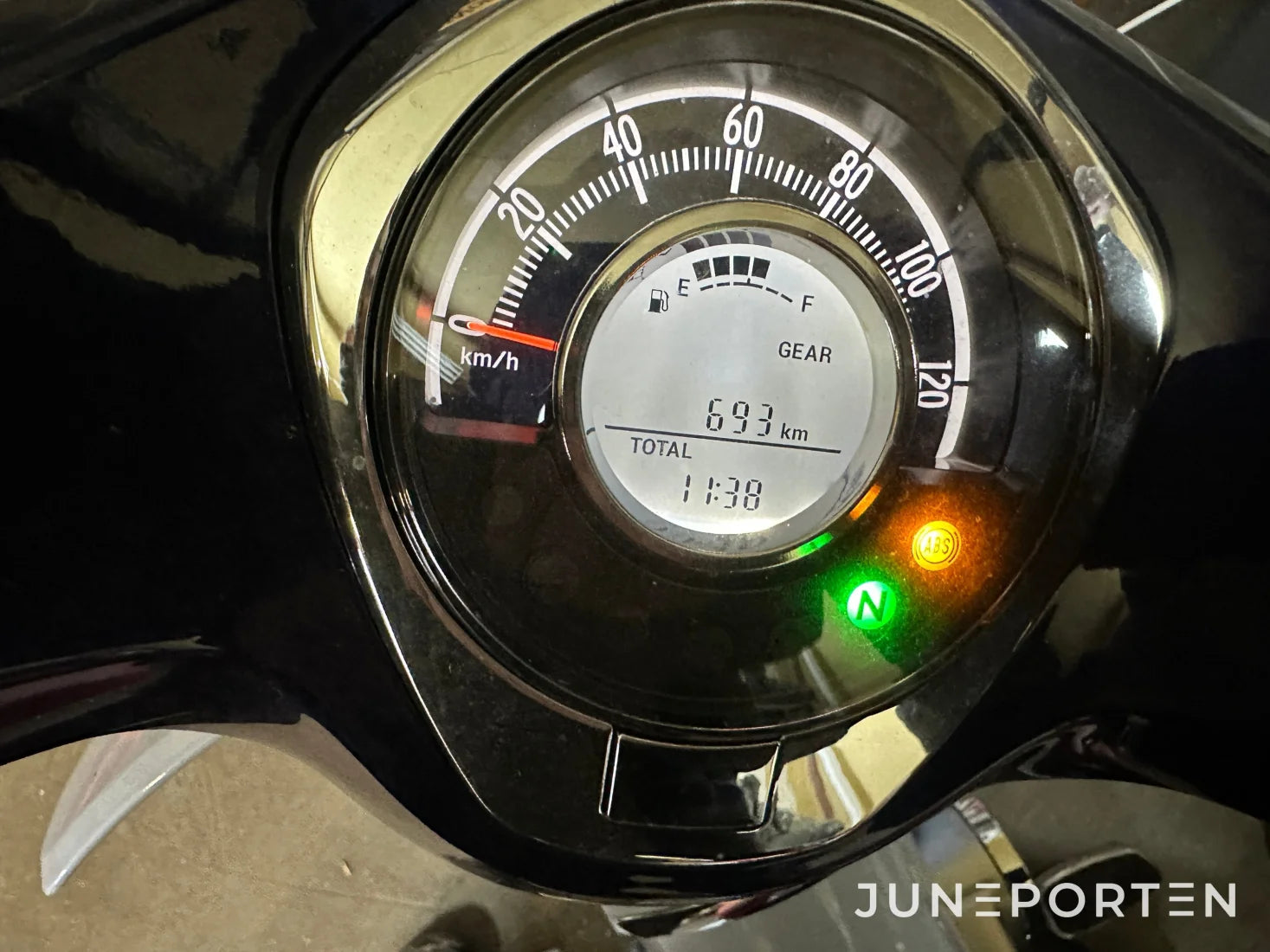 Motorcykel Honda C125