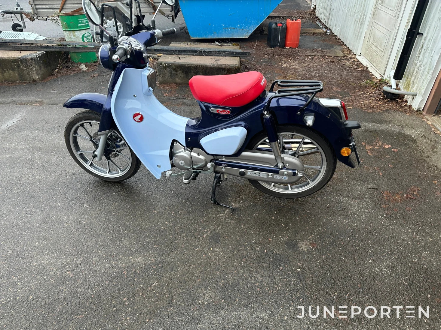 Motorcykel Honda C125