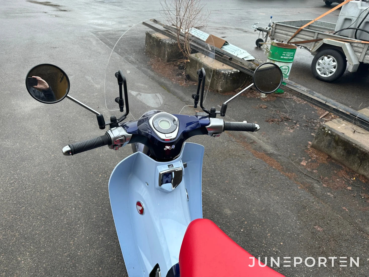 Motorcykel Honda C125