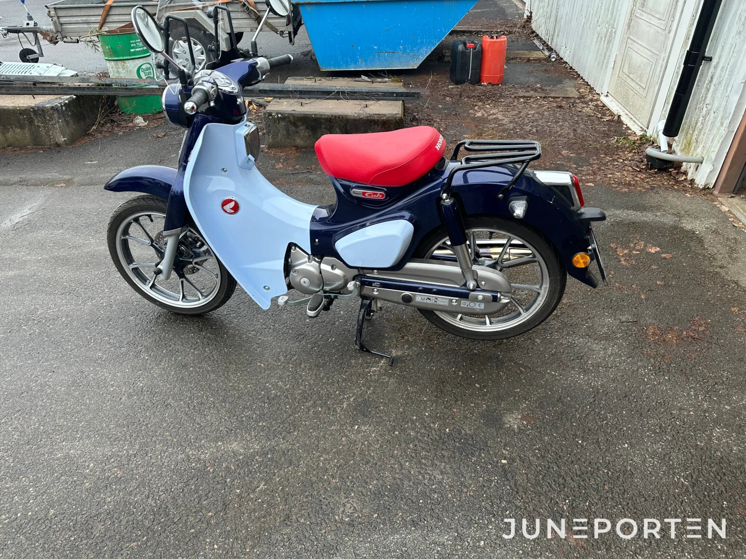 Motorcykel Honda C125