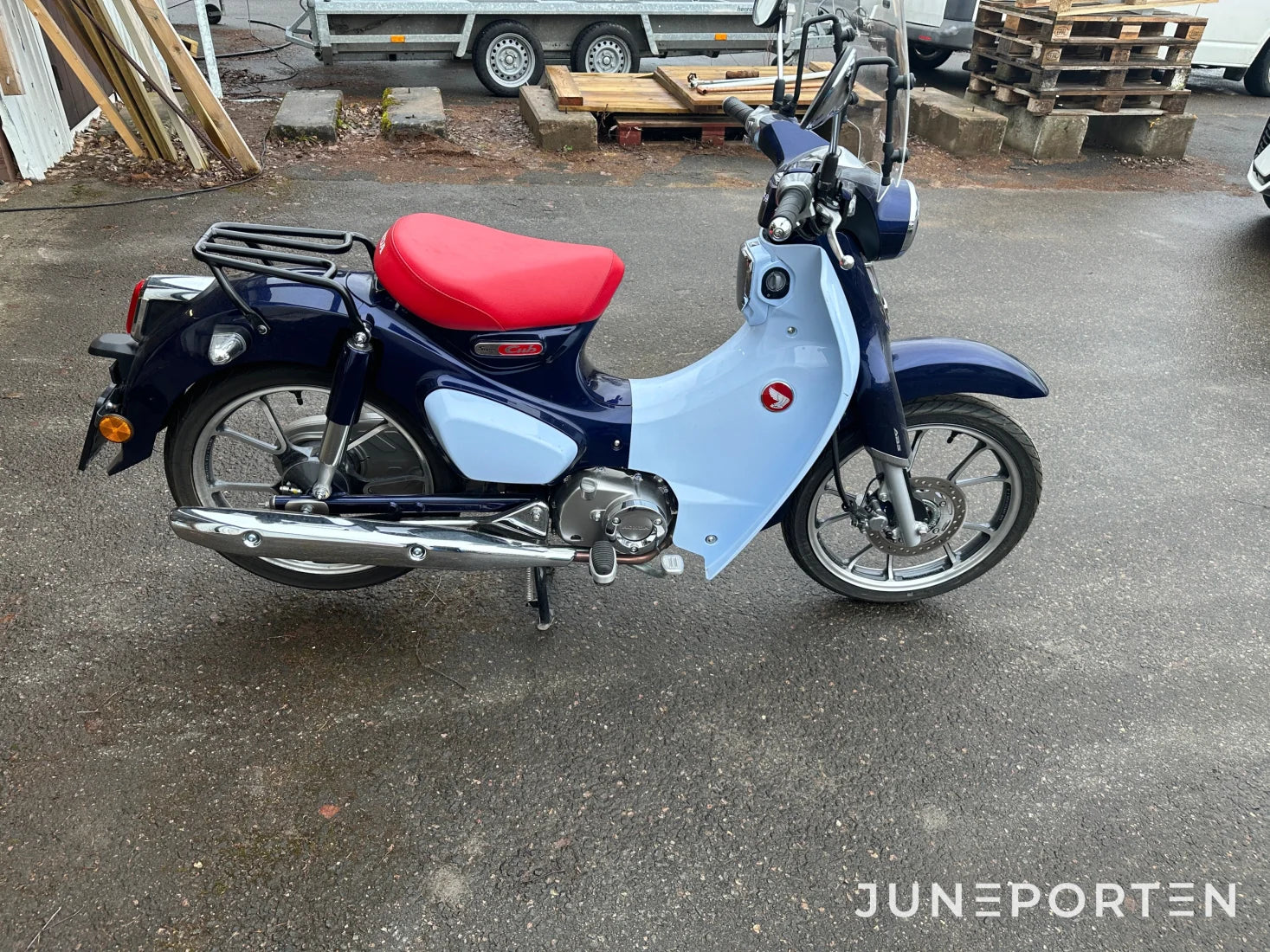 Motorcykel Honda C125