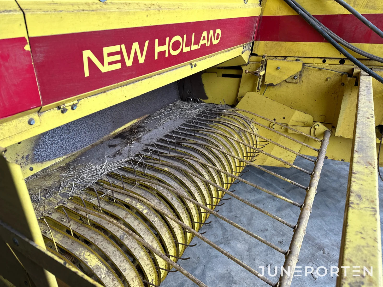 Småbalspress New Holland 940