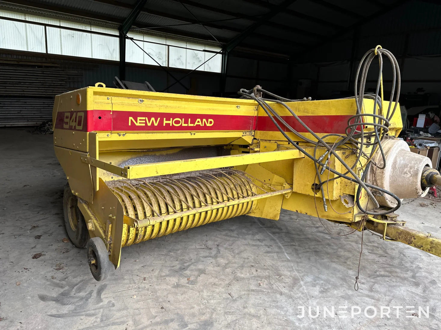 Småbalspress New Holland 940