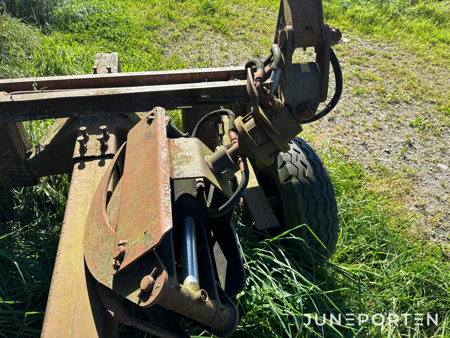 Skogsvagn Gisebo med Patu 425 kran