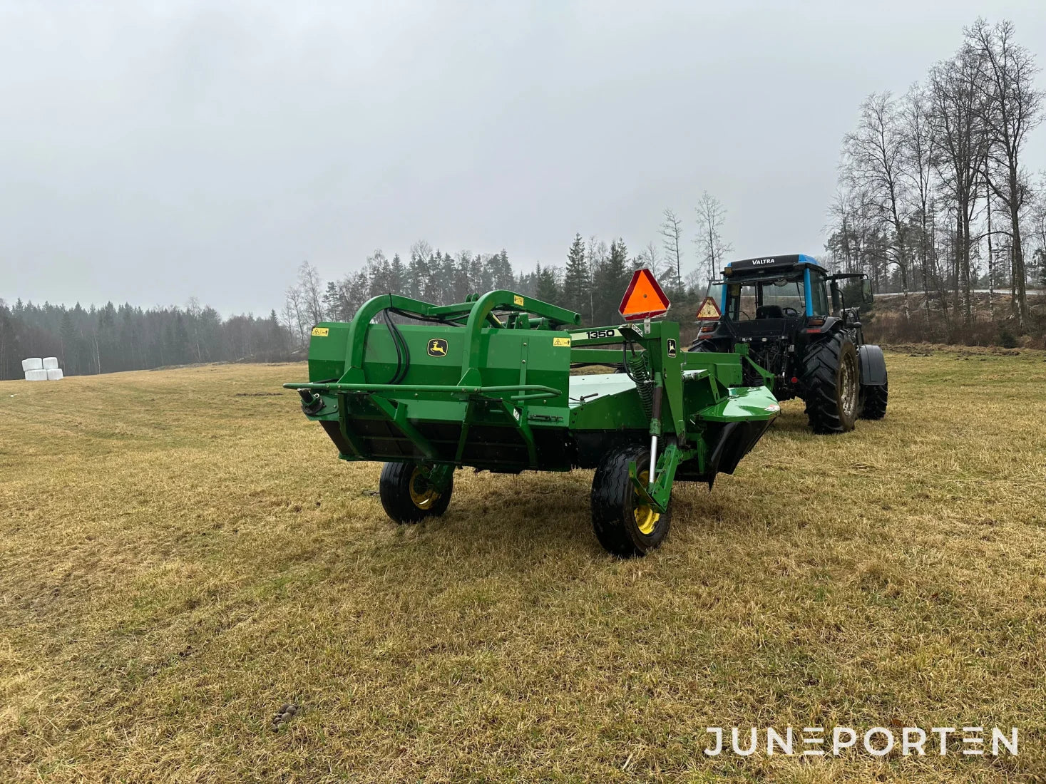 Slåtterkross John Deere 1350