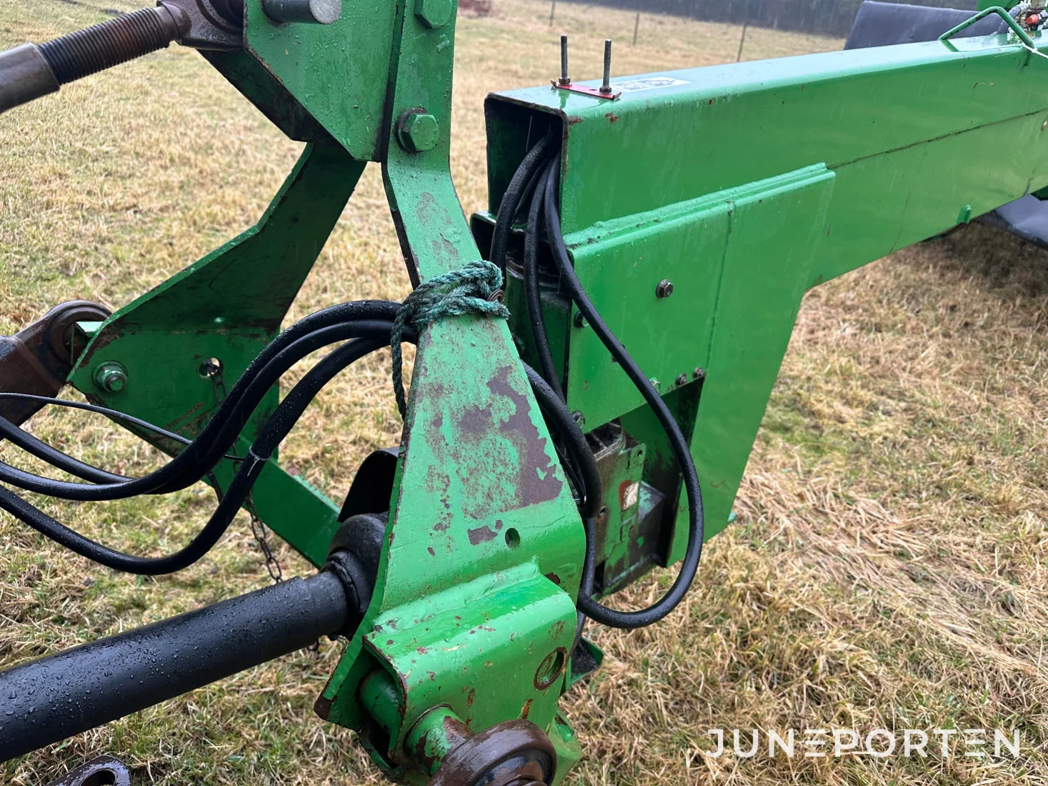 Slåtterkross John Deere 1350