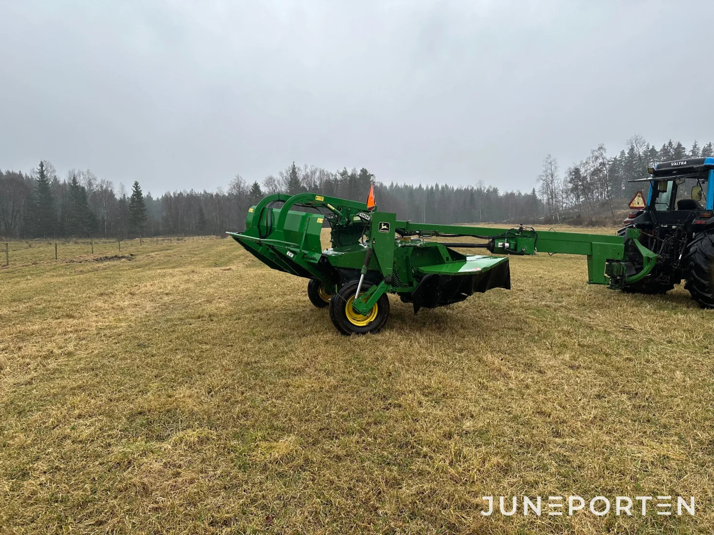 Slåtterkross John Deere 1350