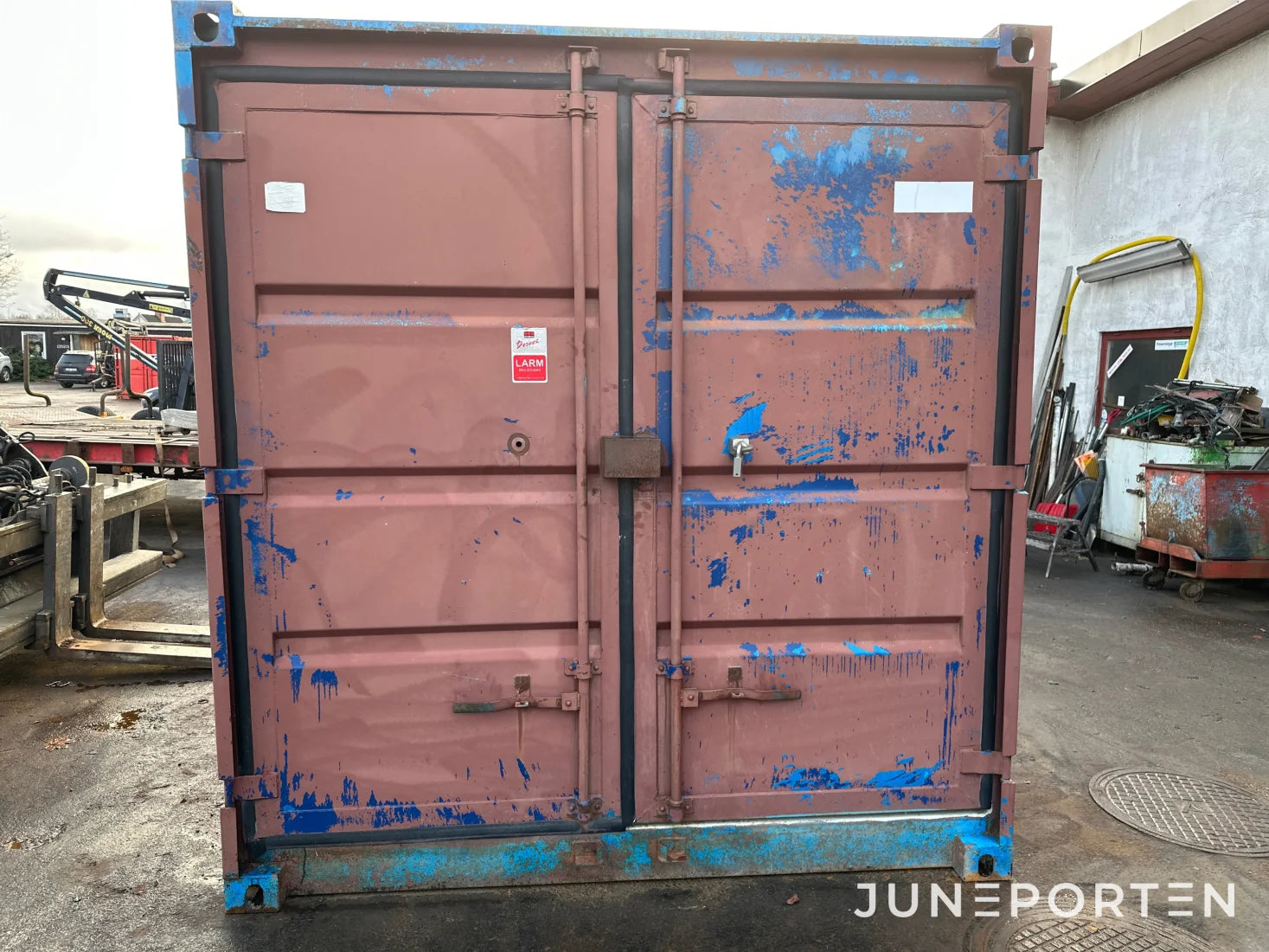 Tank 5,7 kubik i container