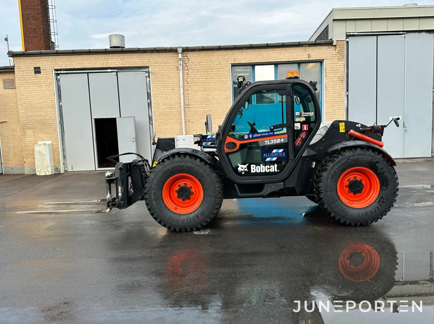 Teleskoplastare Bobcat TL358+ med gafflar