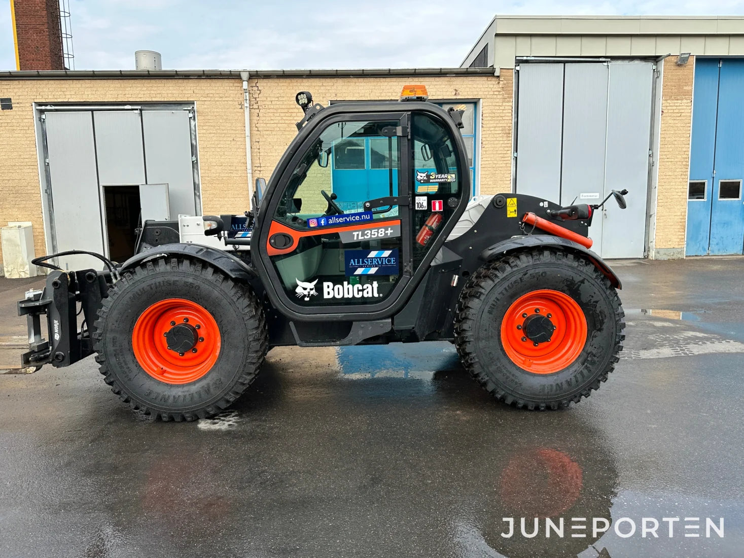 Teleskoplastare Bobcat TL358+ med gafflar