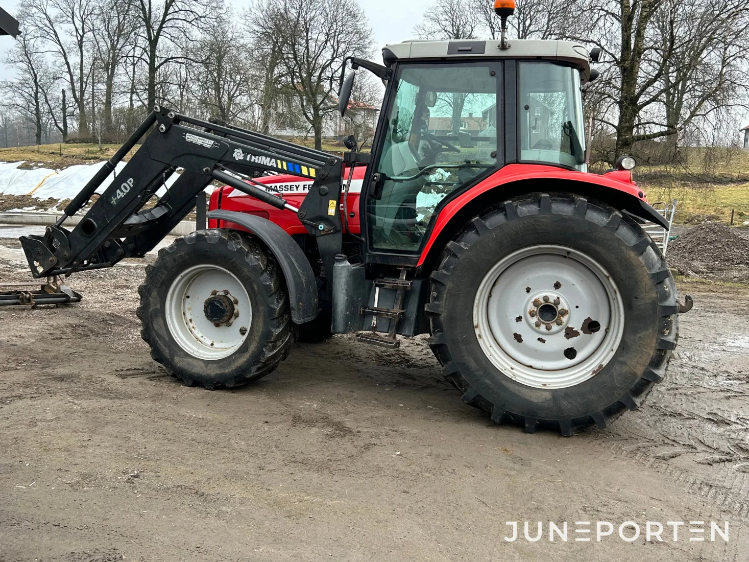 Massey Ferguson 6470 med lastare