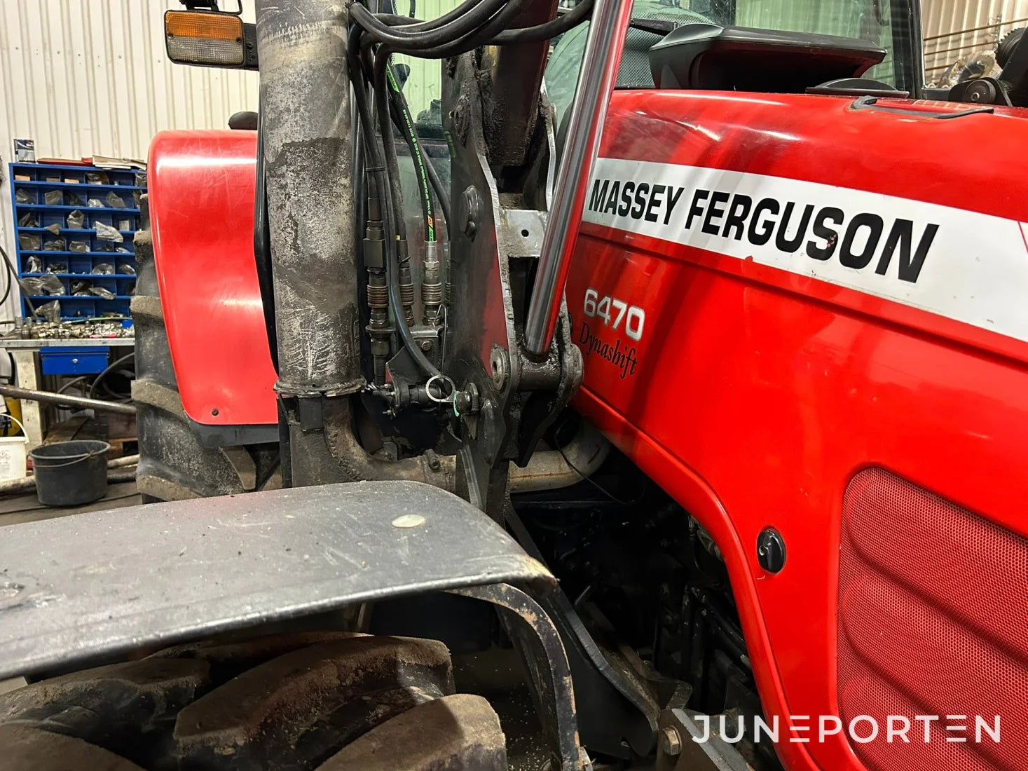 Massey Ferguson 6470 med lastare