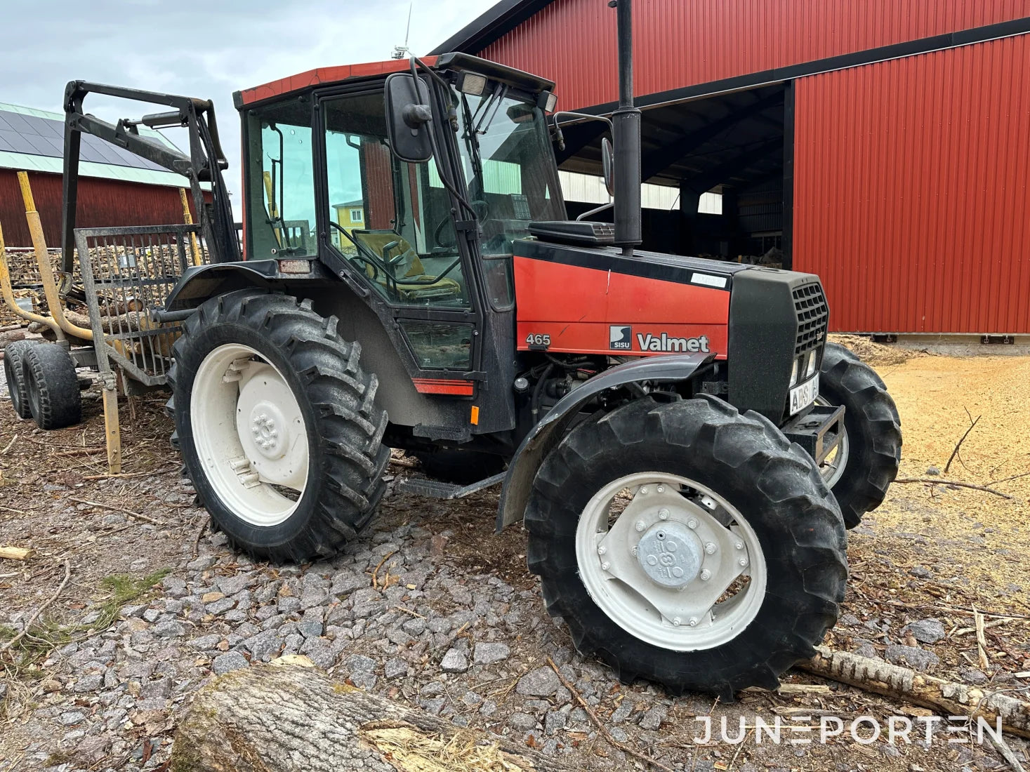 Valmet 465 4WD med Mowi skogsvagn