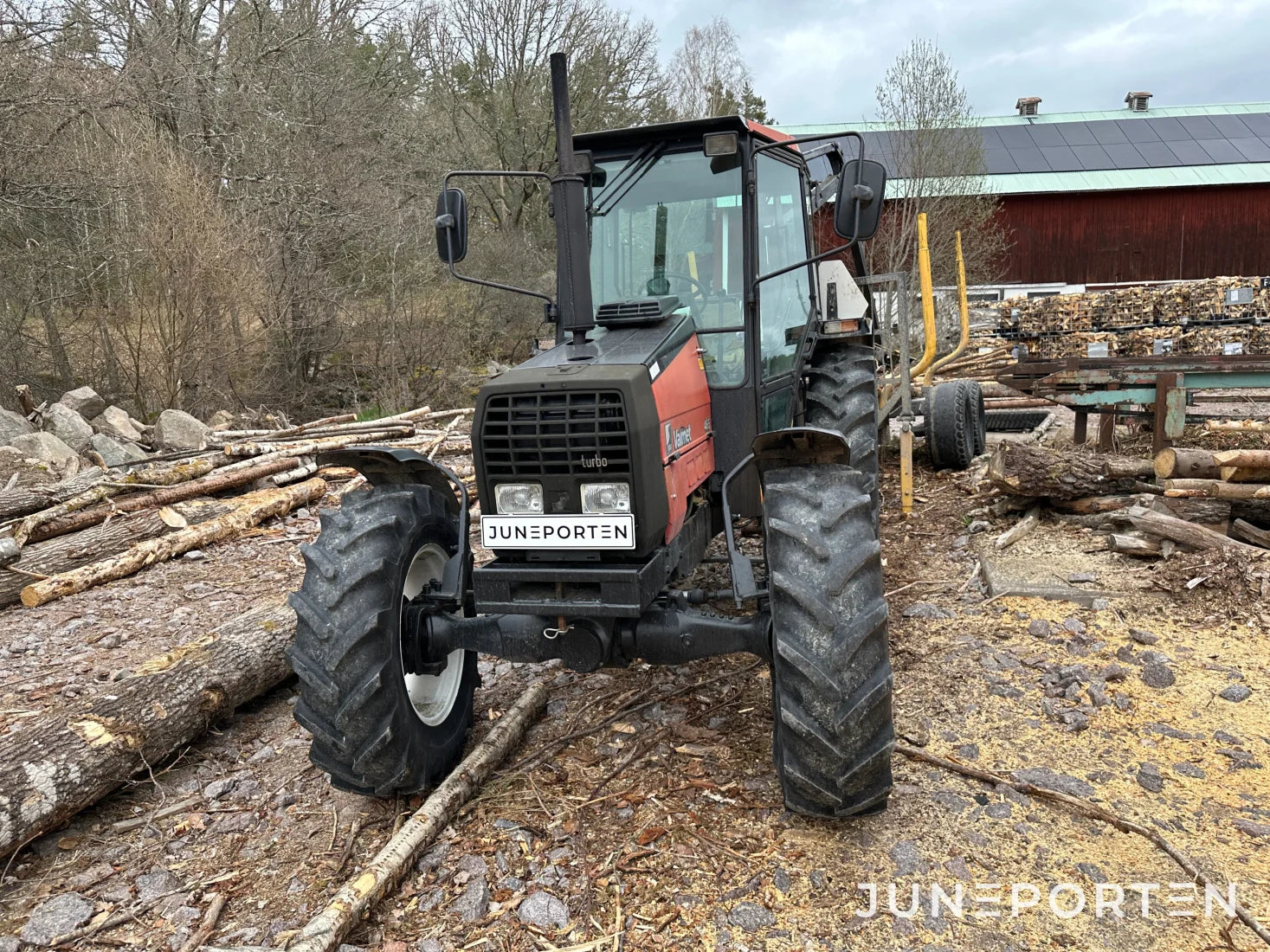 Valmet 465 4WD med Mowi skogsvagn