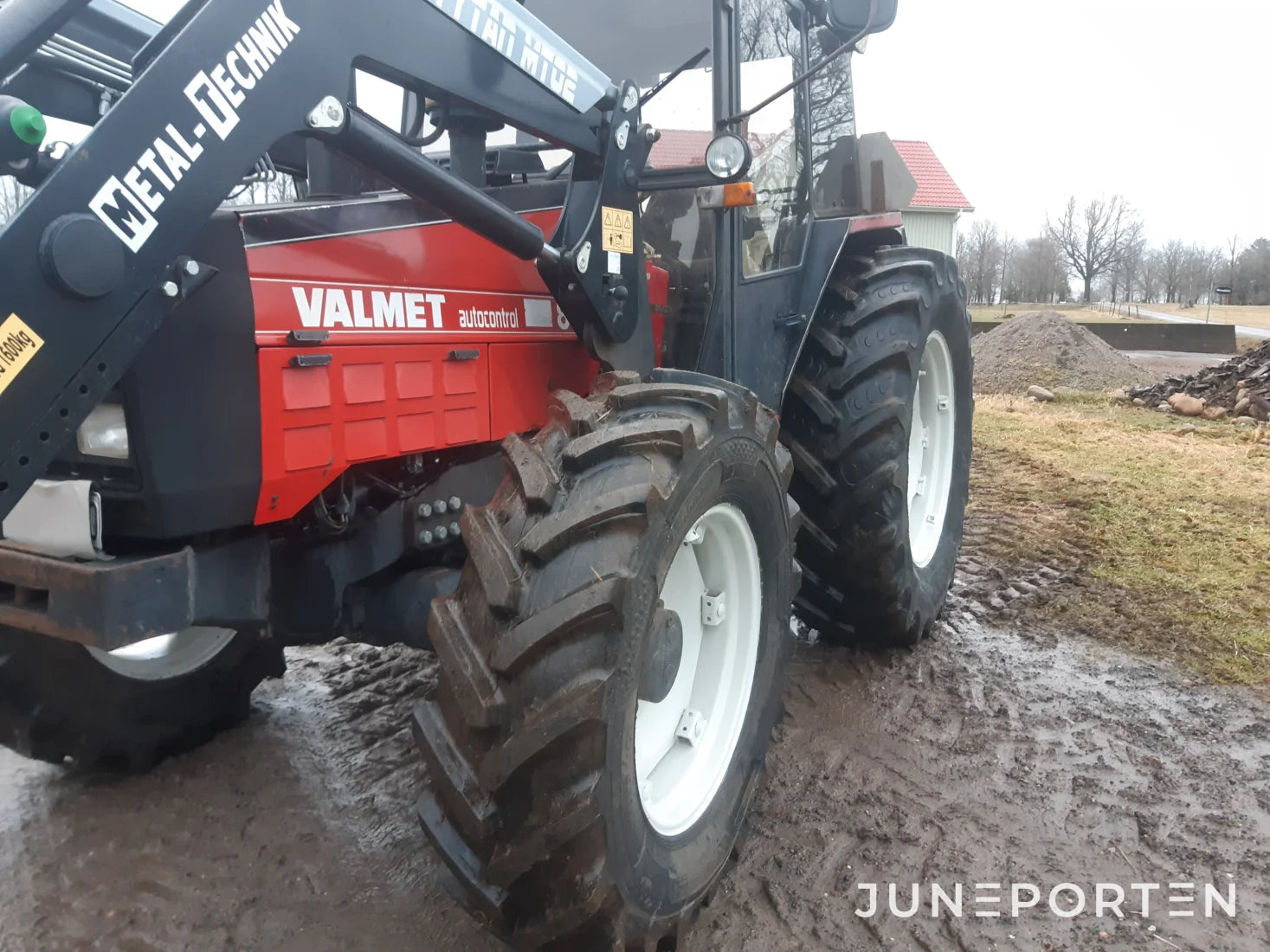 Valmet 805 med lastare