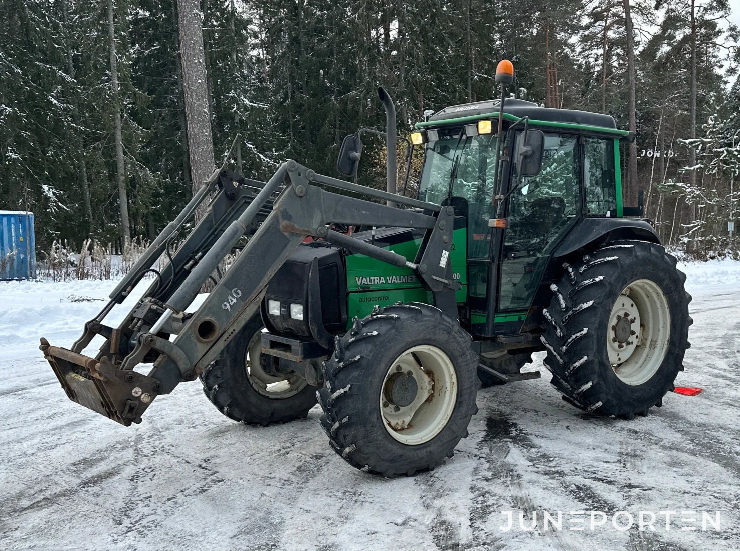 Valtra 900 med lastare