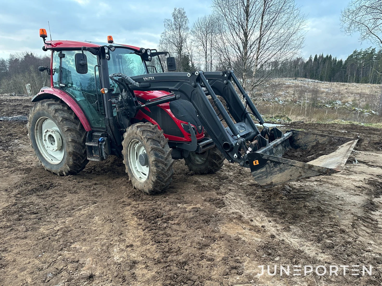 Valtra A134 med lastare