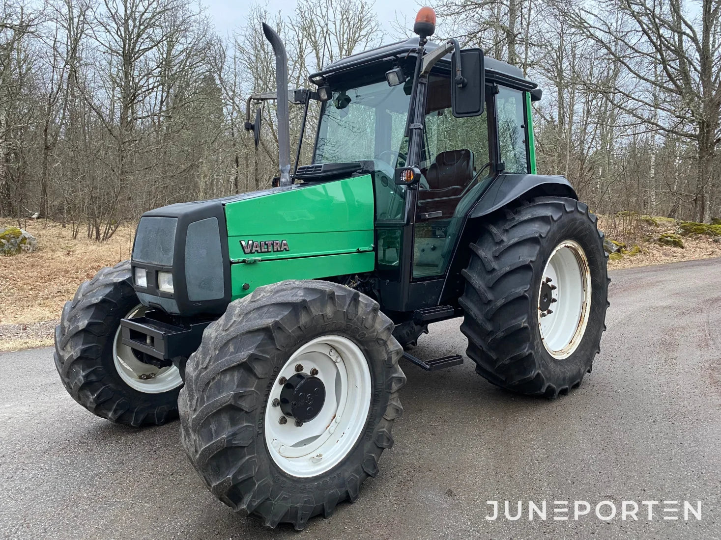 Valtra A85 skogsutrustad