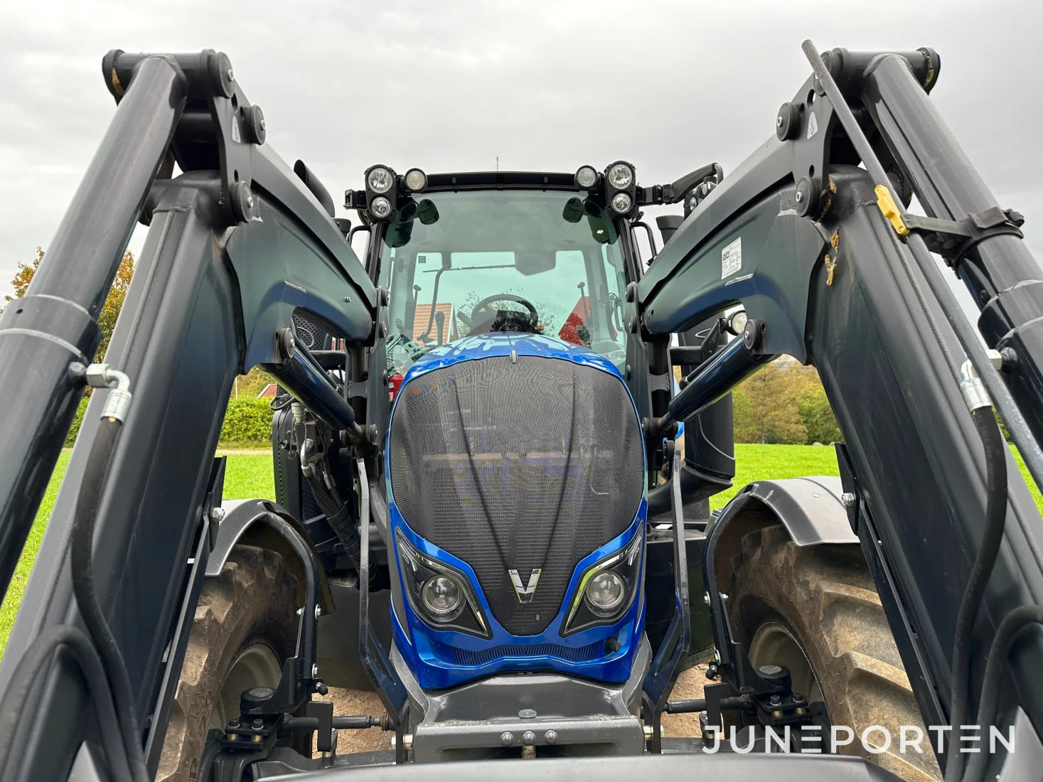 Valtra N 104 Hitech 5 med lastare