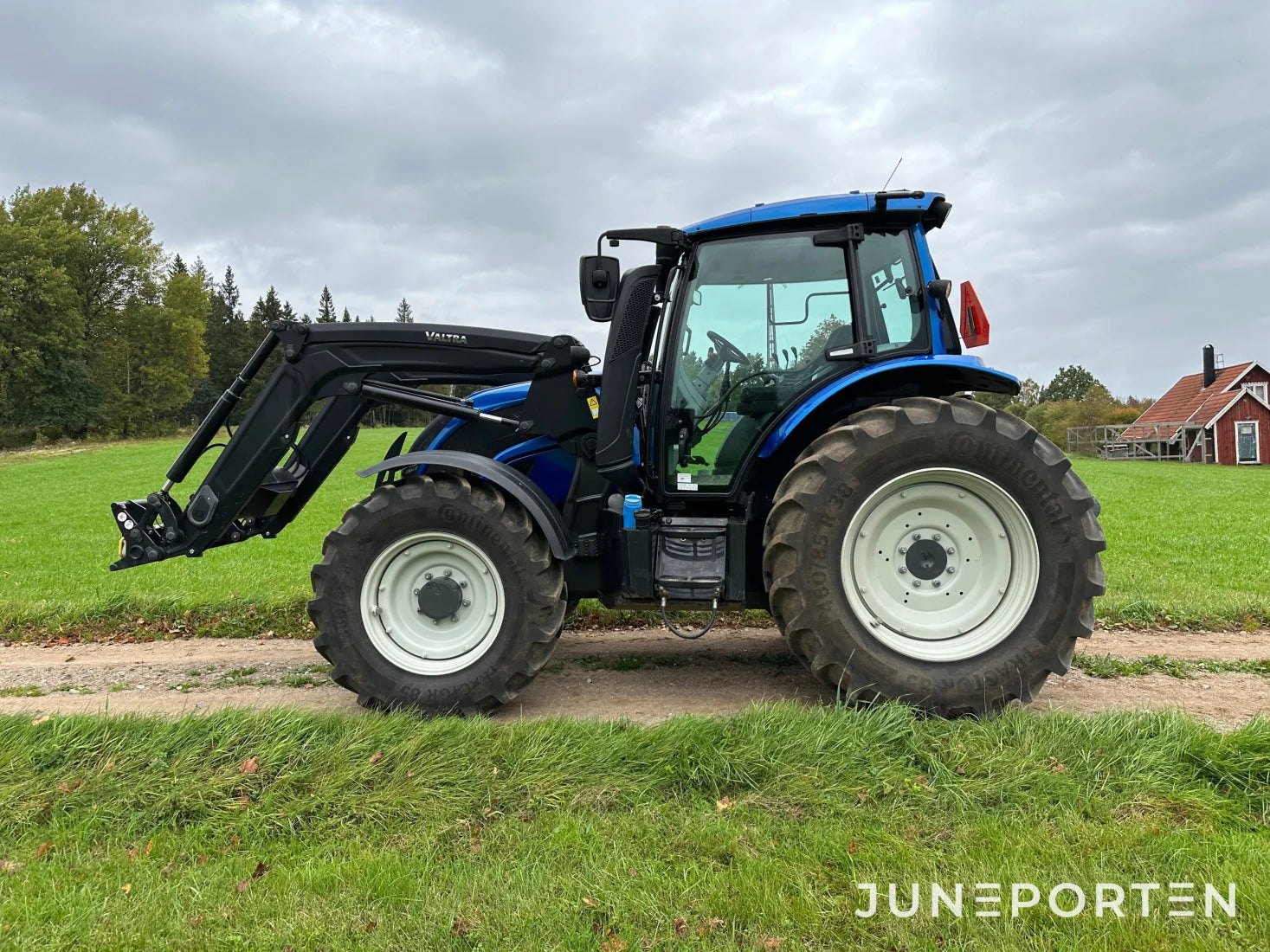 Valtra N 104 Hitech 5 med lastare