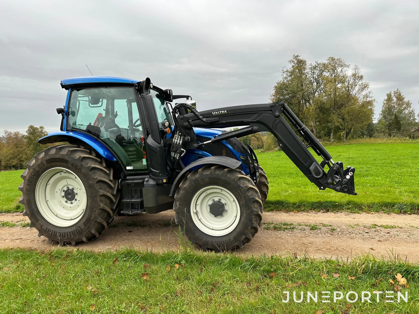 Valtra N 104 Hitech 5 med lastare