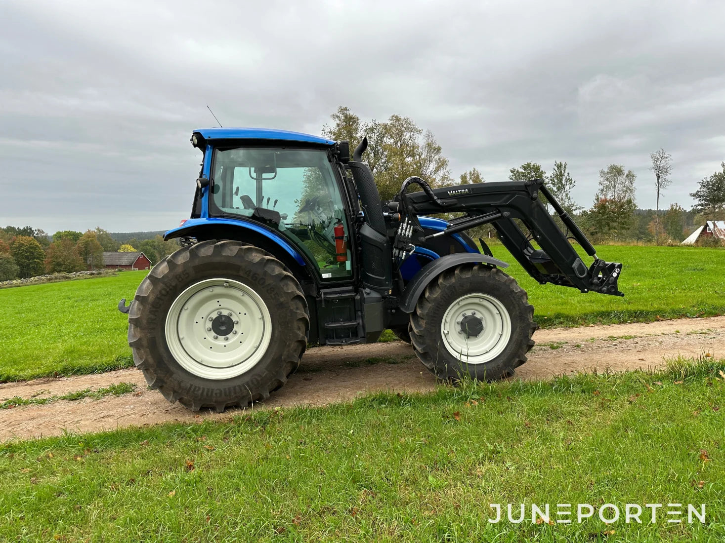 Valtra N 104 Hitech 5 med lastare