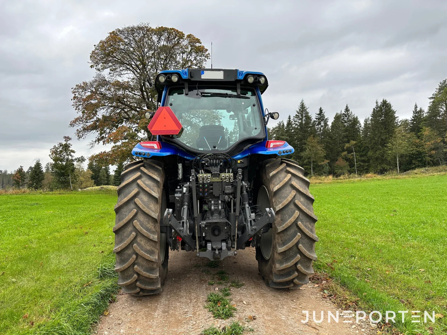 Valtra N 104 Hitech 5 med lastare