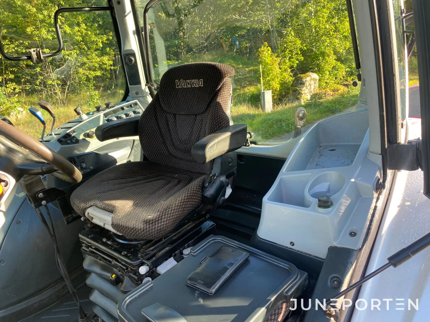 Valtra N 114 med lastare