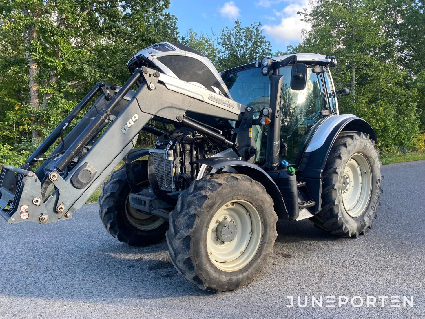Valtra N 114 med lastare