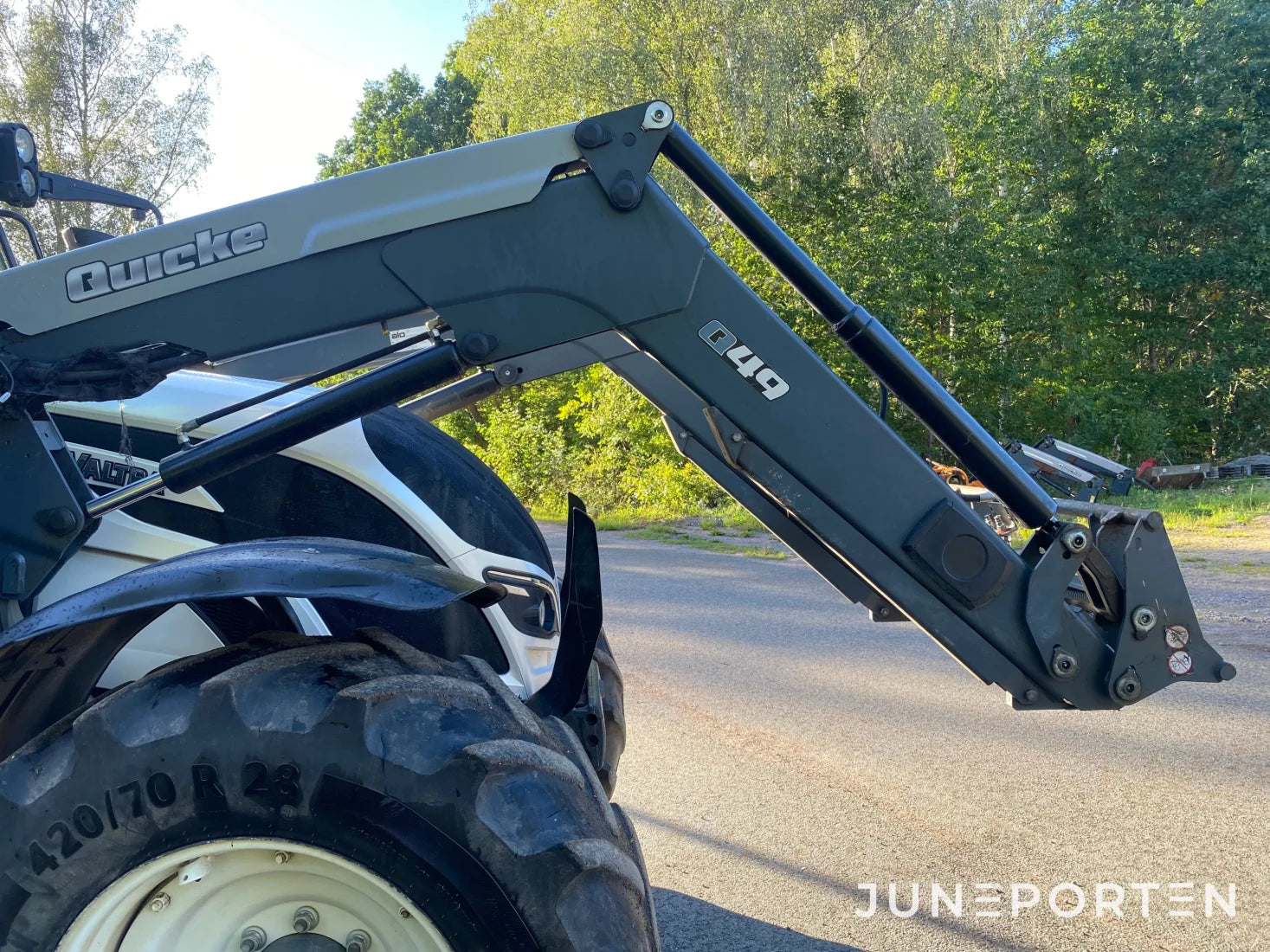 Valtra N 114 med lastare