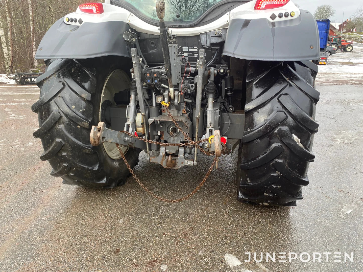 Valtra N114E Hitech med lastare