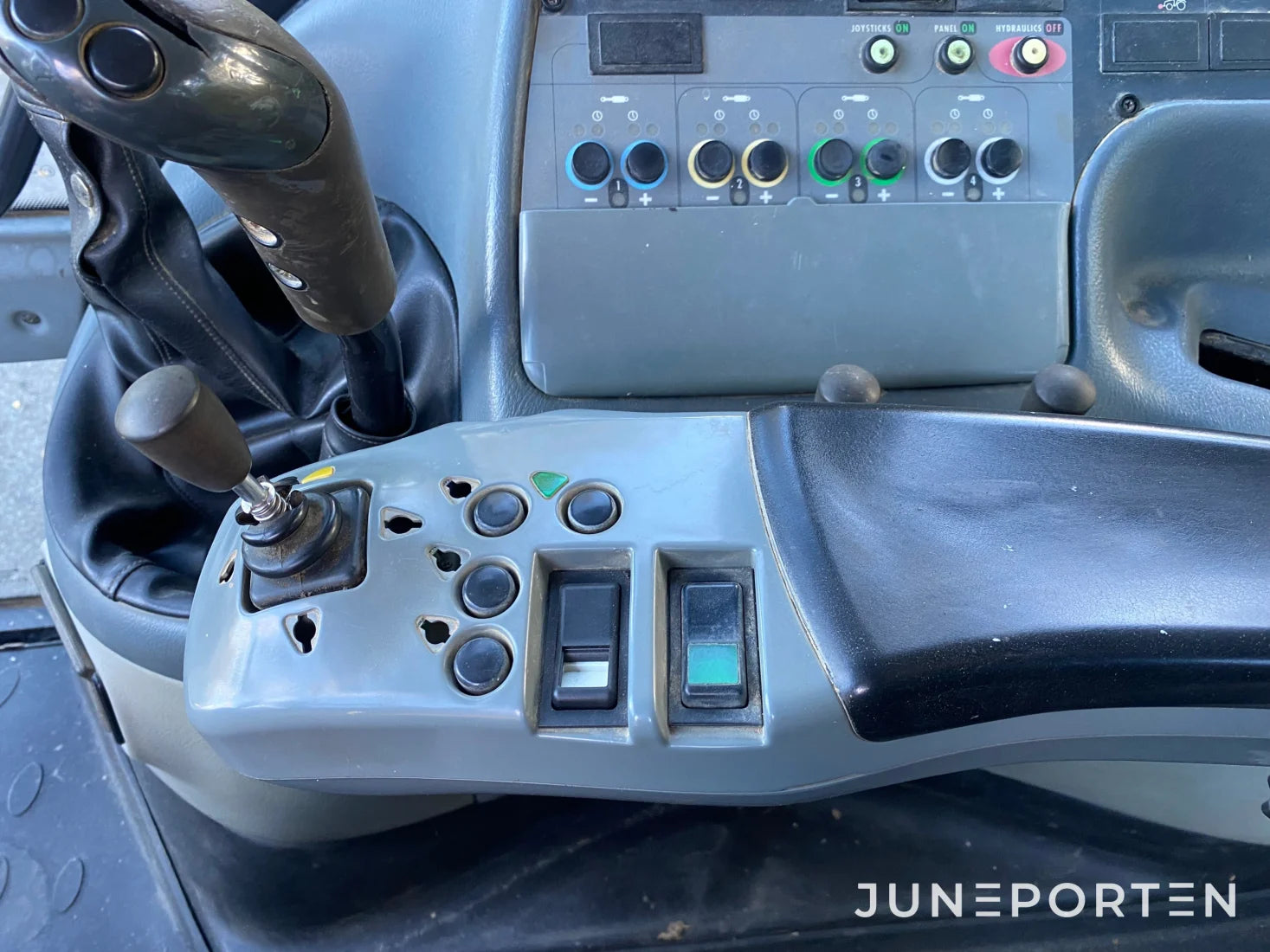 Valtra T160 med frontlyft