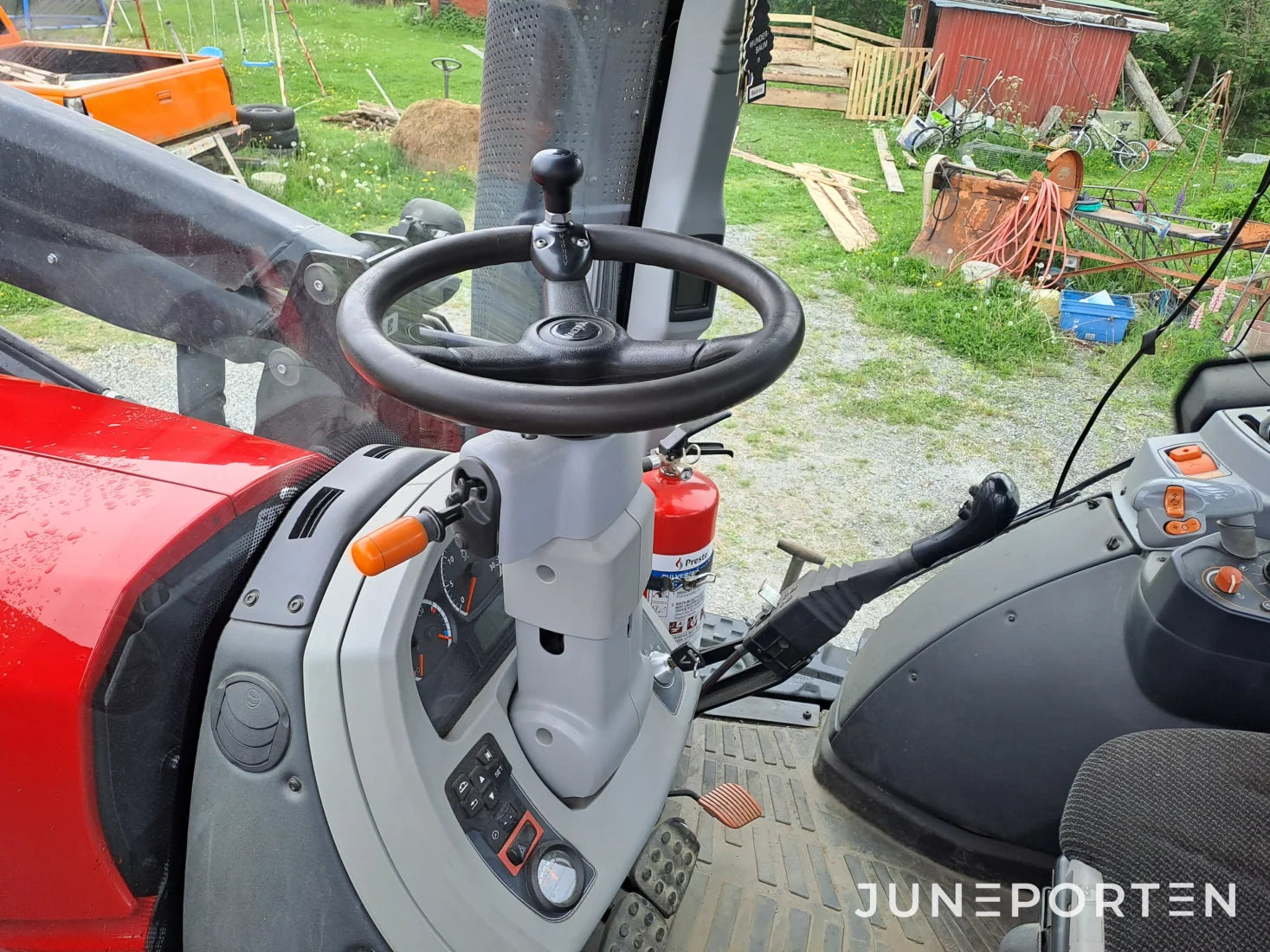 Valtra T174E med lastare