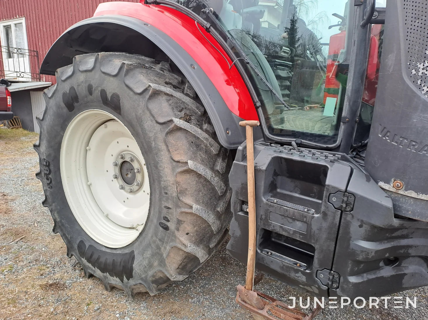 Valtra T174E med lastare